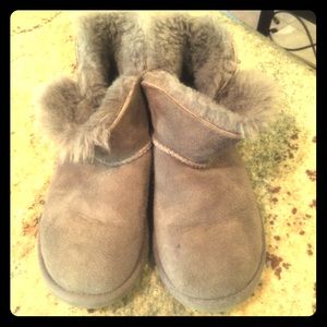 Ugg Mini Bailey Button Boot Grey Sz.1 little girl